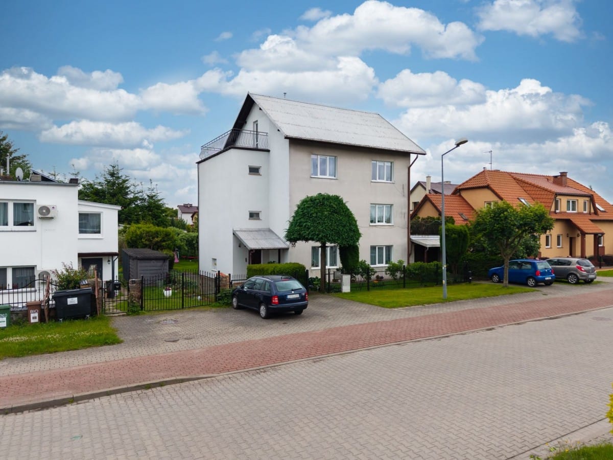 Dom 8 pokojowe na Sprzedaż