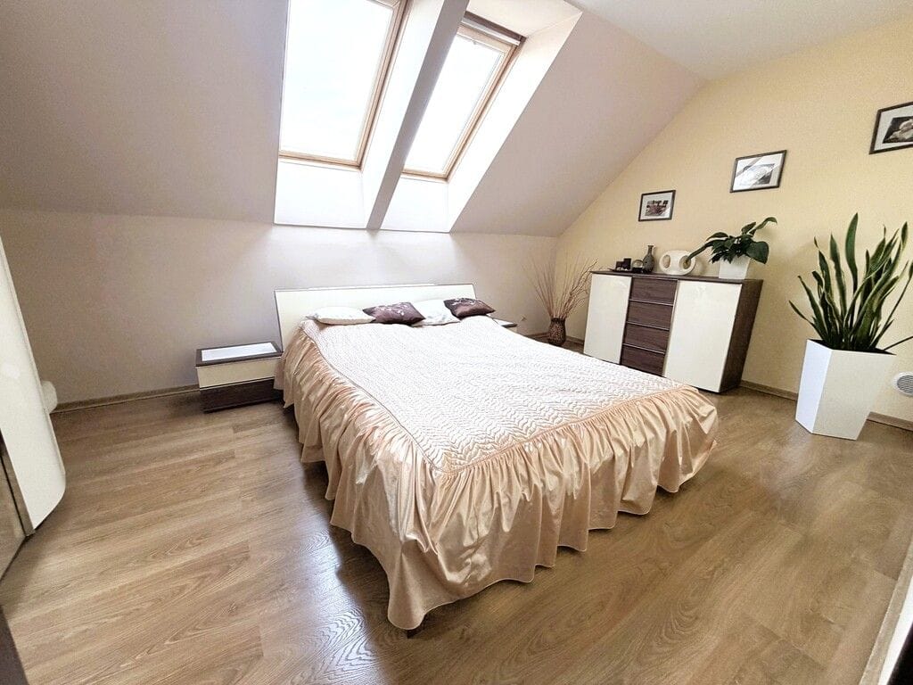 Dom 6 pokojowe na Sprzedaż