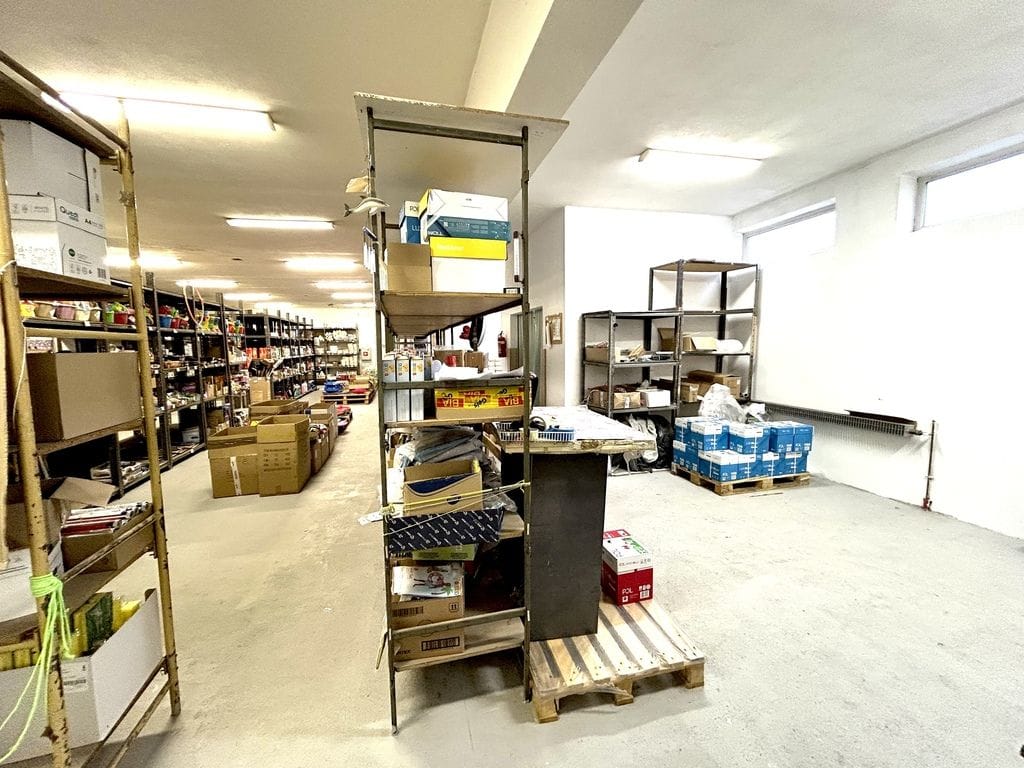 Lokal użytkowy  pokojowe na Sprzedaż
