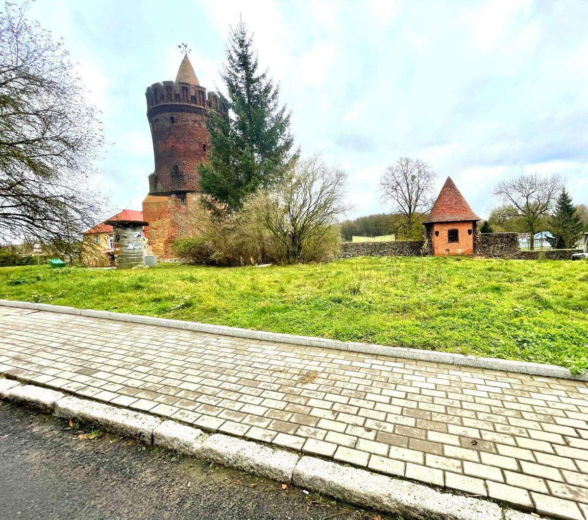 Działka  pokojowe na Sprzedaż
