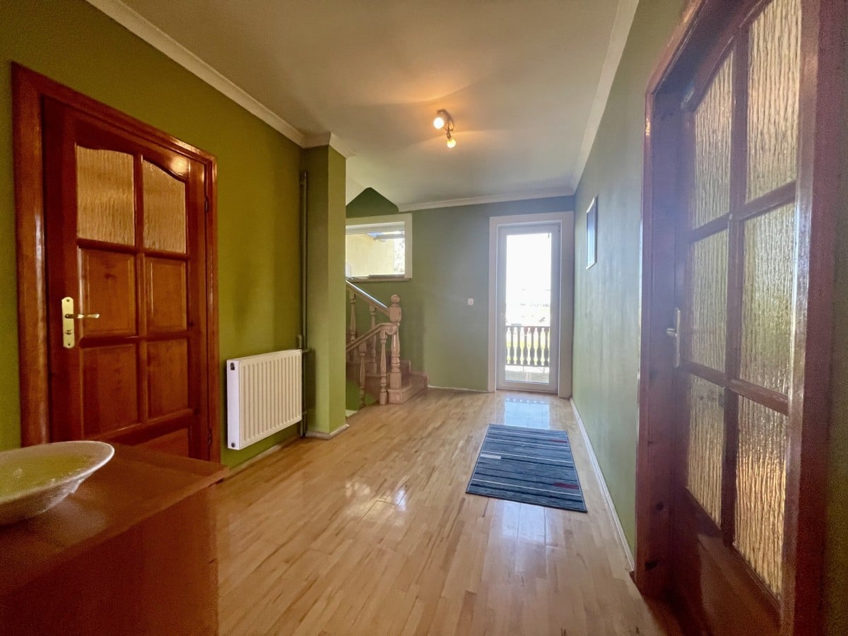Dom 5 pokojowe na Sprzedaż