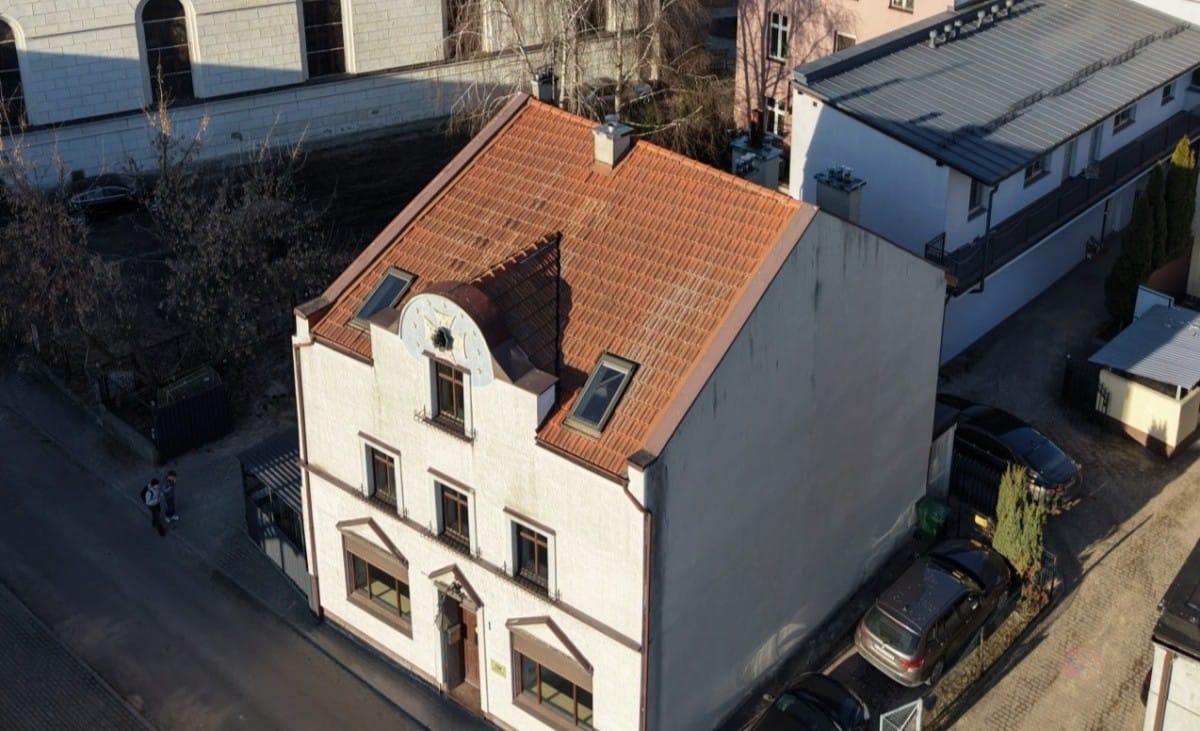 Dom 8 pokojowe na Sprzedaż
