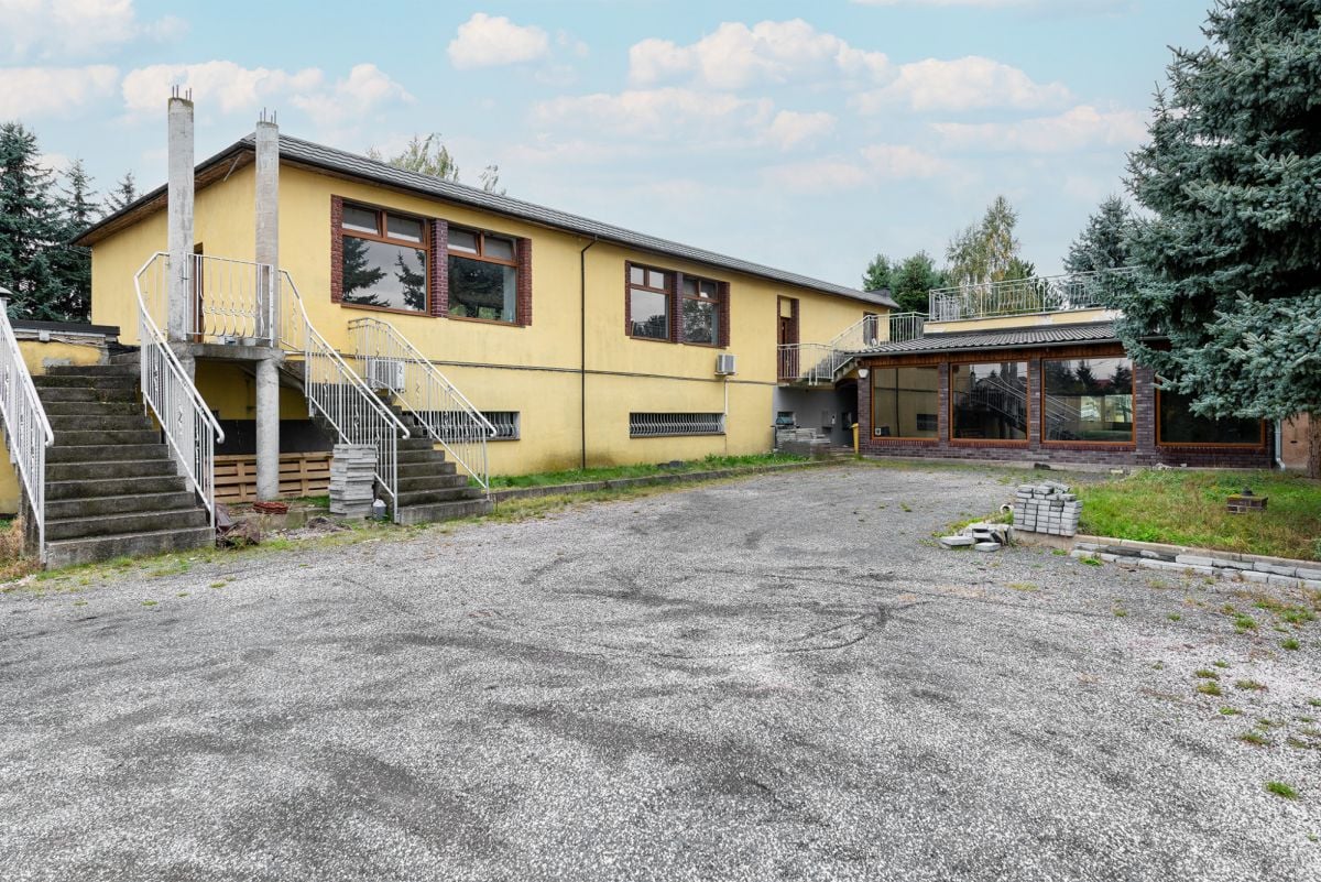 Lokal użytkowy  pokojowe na Sprzedaż