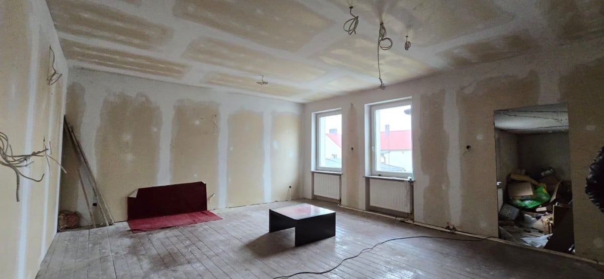 Dom 9 pokojowe na Sprzedaż