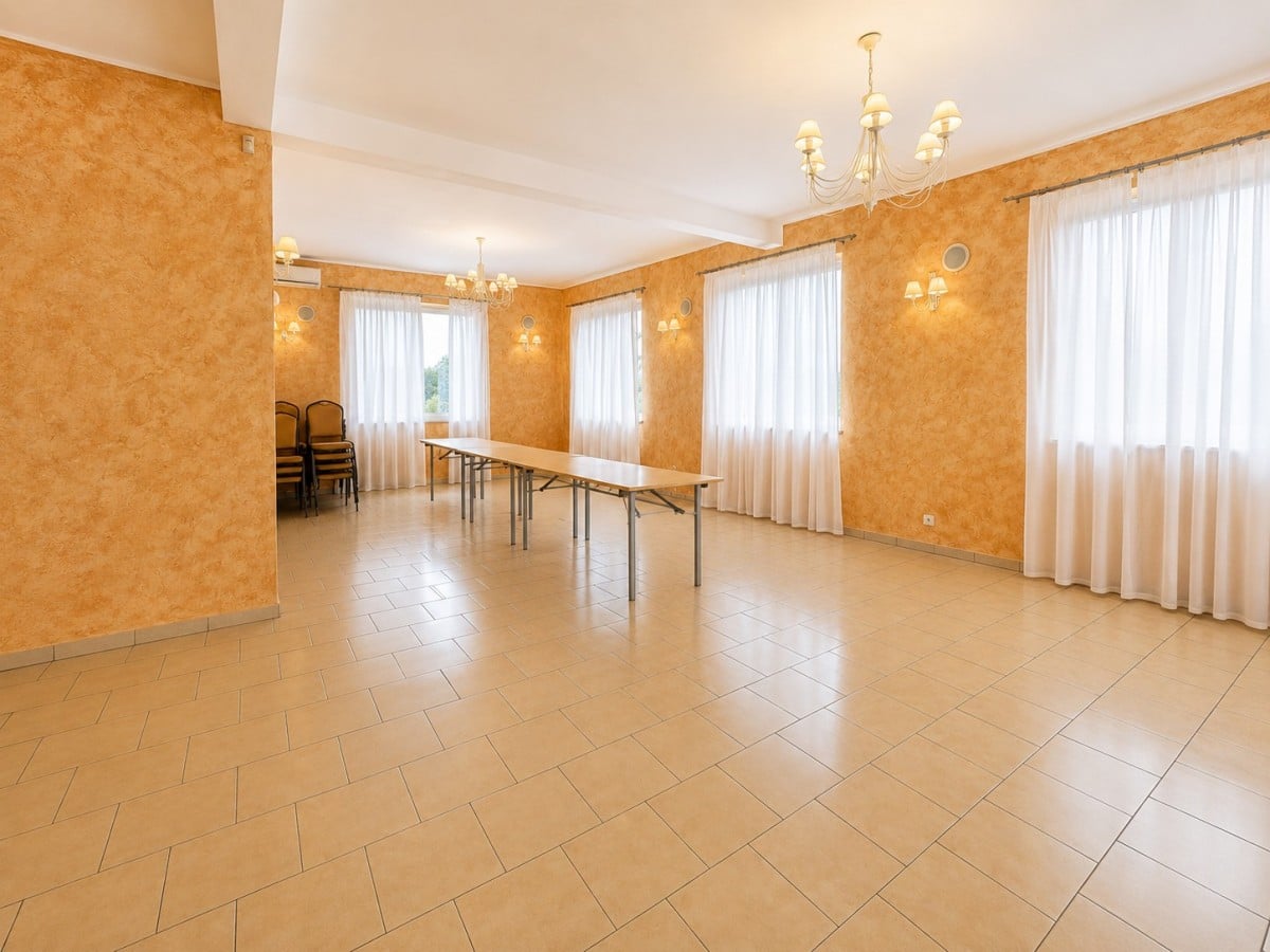 Lokal użytkowy  pokojowe na Sprzedaż