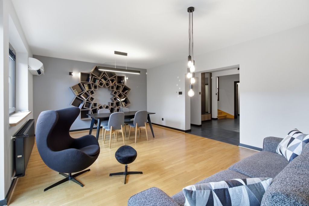 Dom 5 pokojowe na Sprzedaż