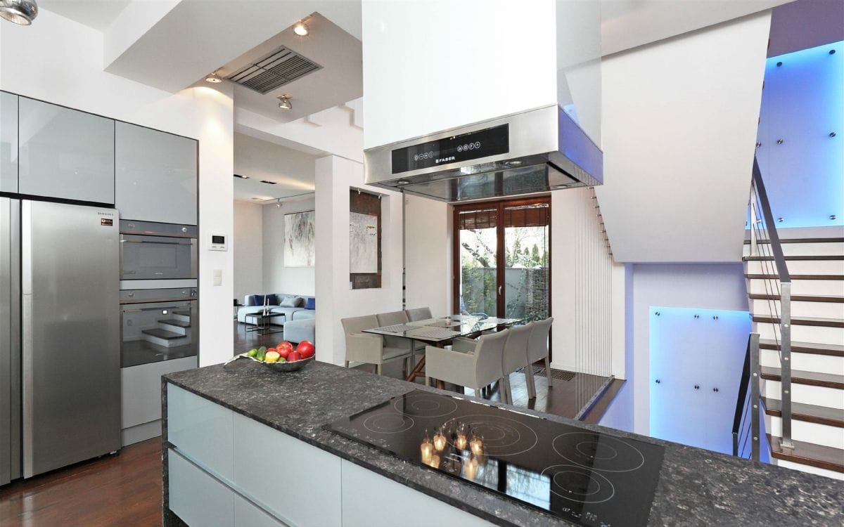 Dom 10 pokojowe na Sprzedaż