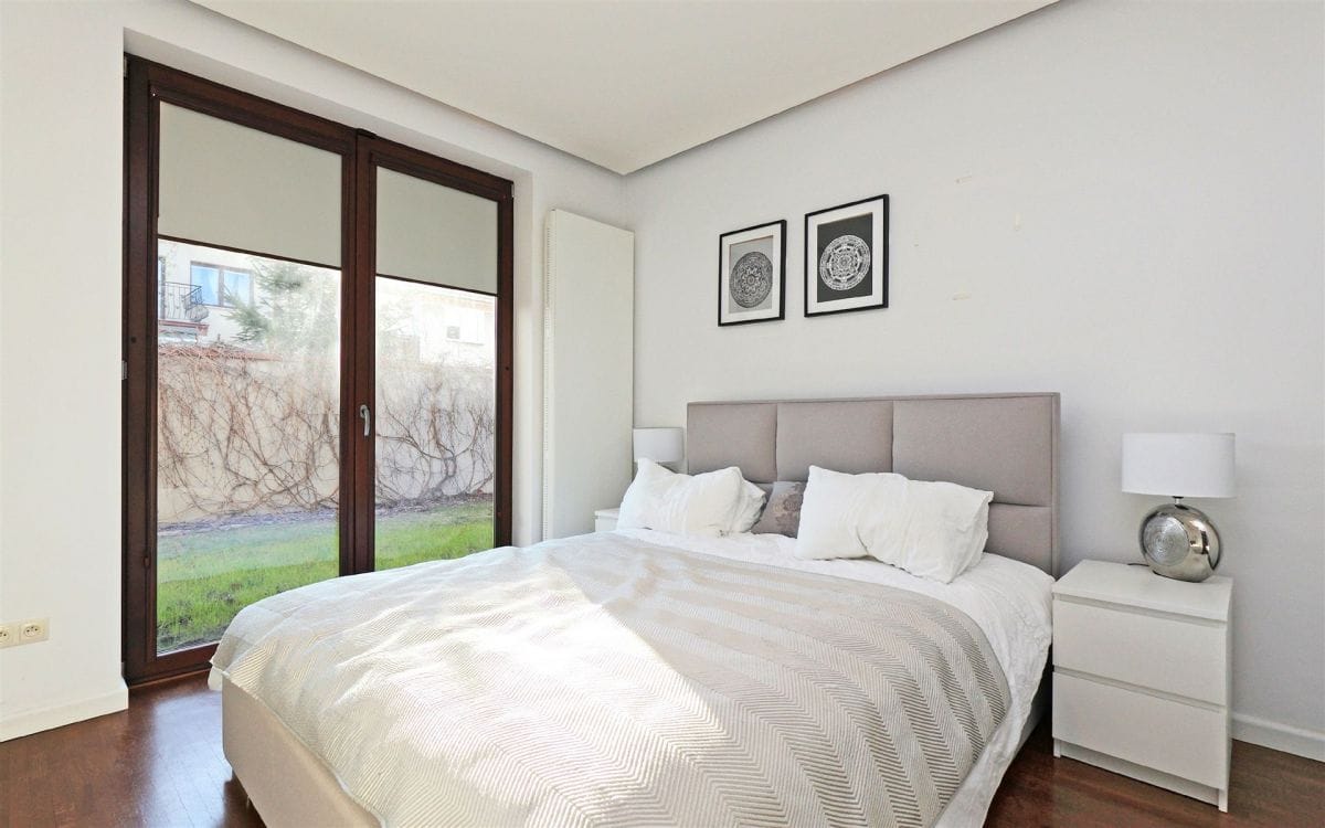 Dom 10 pokojowe na Sprzedaż