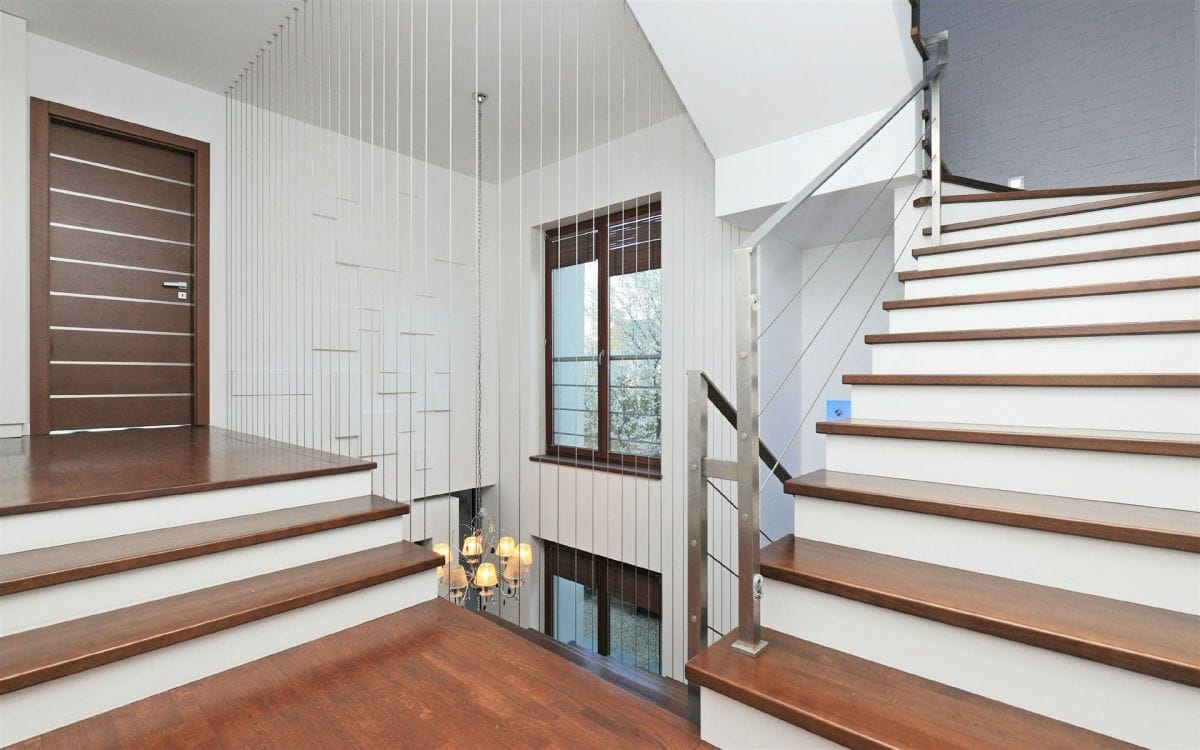 Dom 10 pokojowe na Sprzedaż