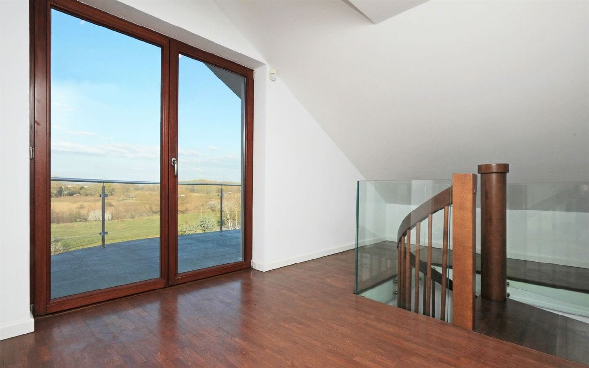 Dom 10 pokojowe na Sprzedaż