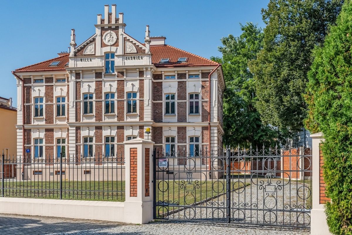 Lokal użytkowy  pokojowe na Sprzedaż