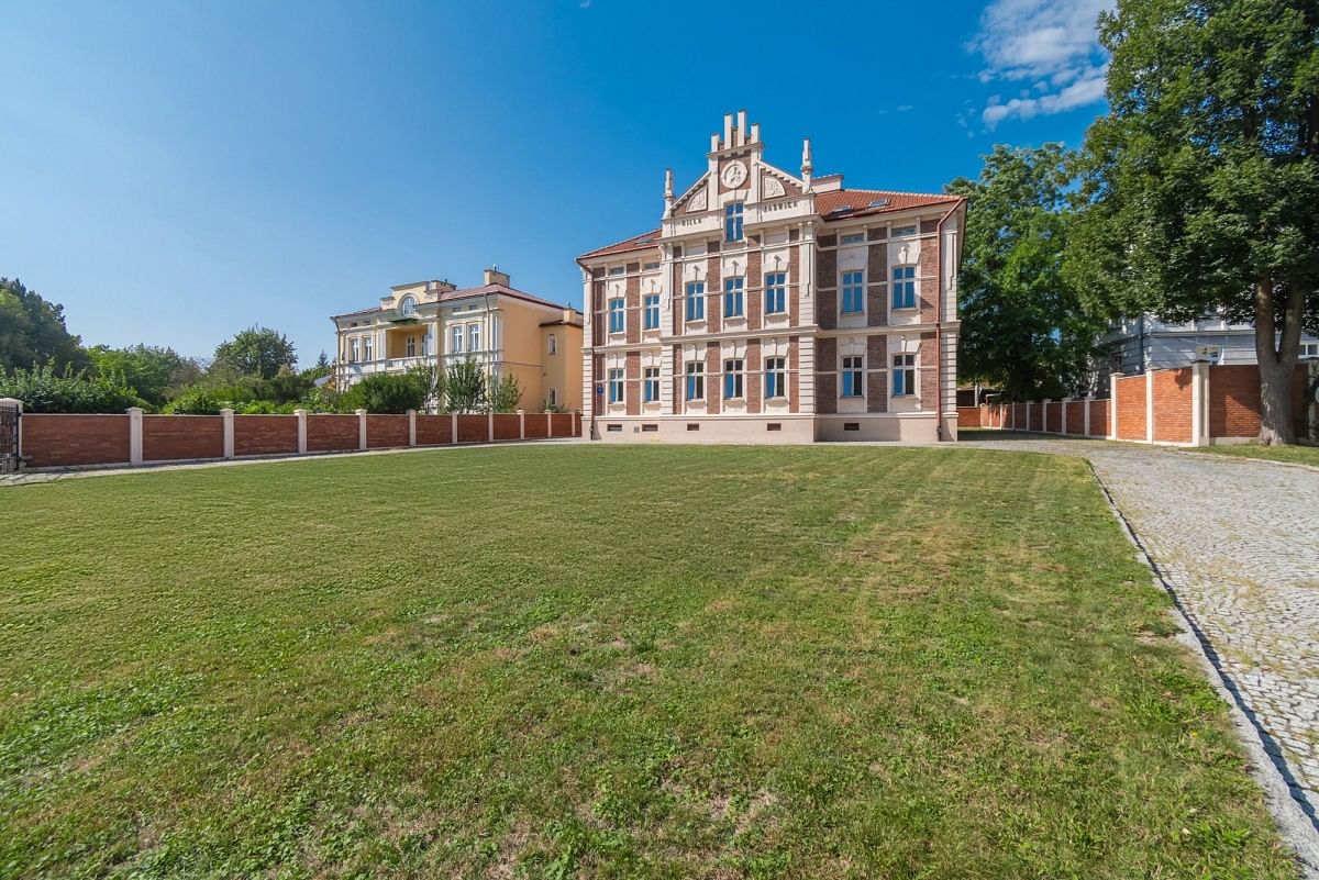 Lokal użytkowy  pokojowe na Sprzedaż