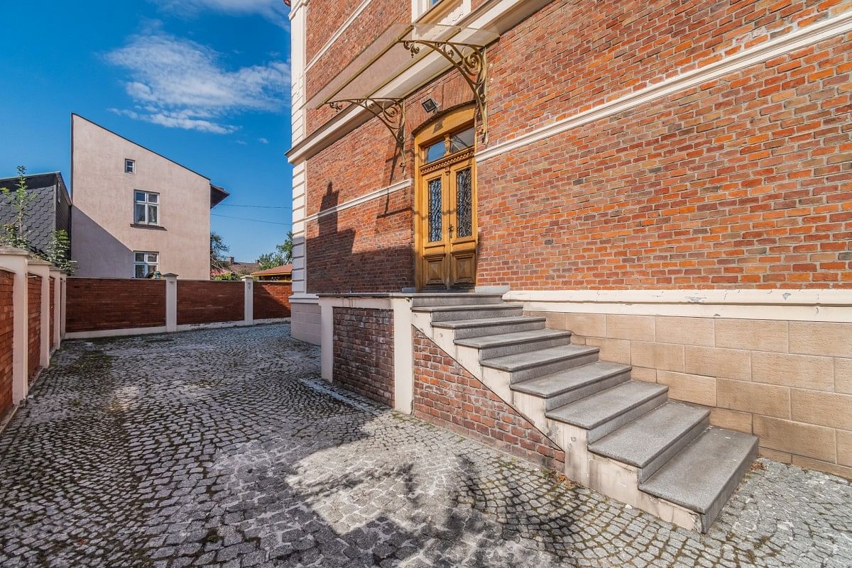 Lokal użytkowy  pokojowe na Sprzedaż