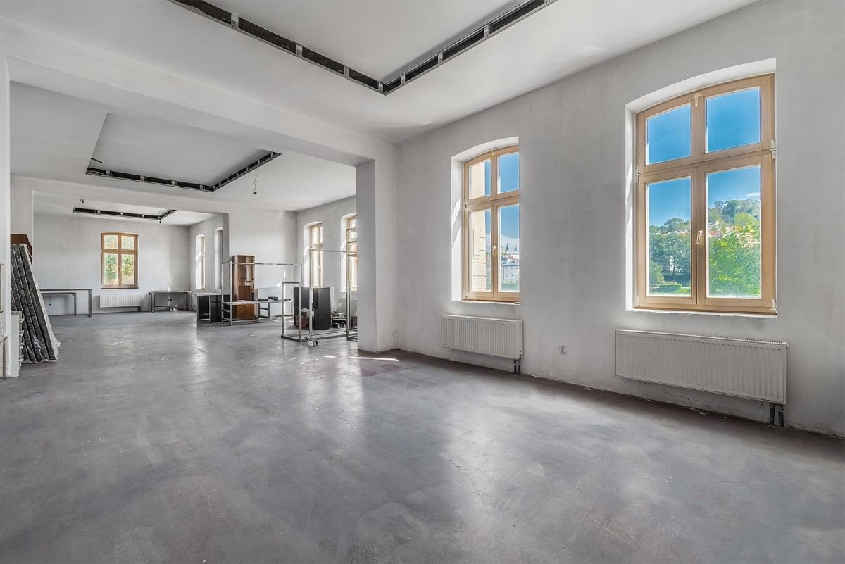 Lokal użytkowy  pokojowe na Sprzedaż