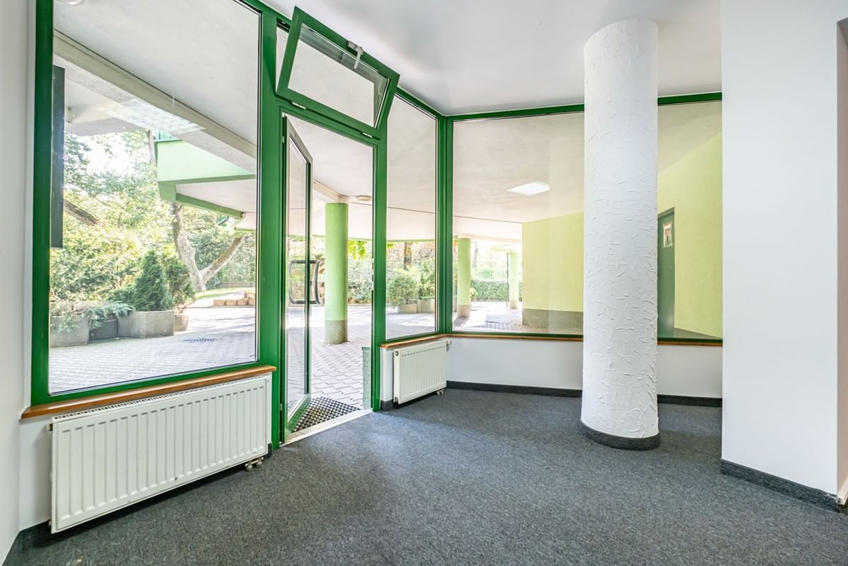 Lokal użytkowy  pokojowe na Sprzedaż