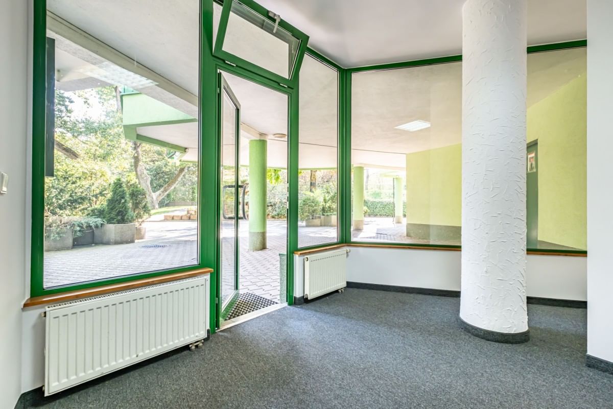 Lokal użytkowy  pokojowe na Sprzedaż