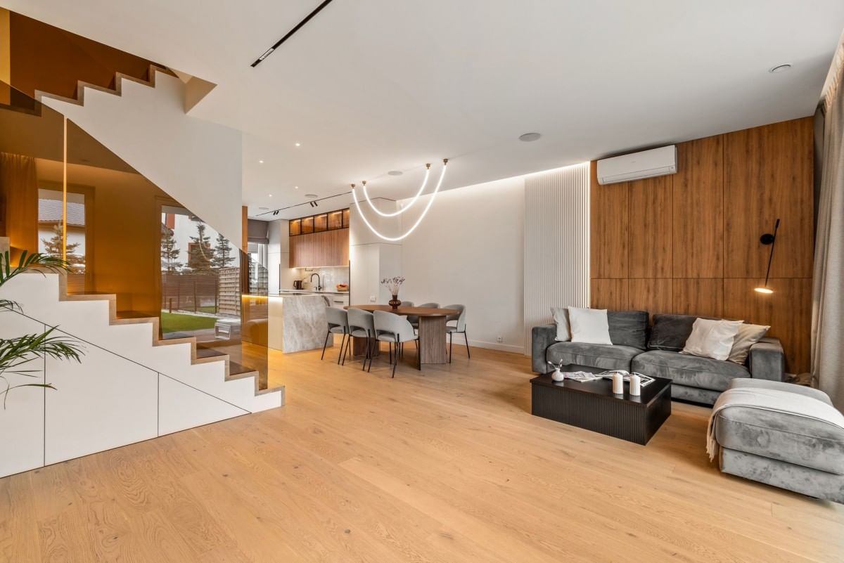 Dom 6 pokojowe na Sprzedaż