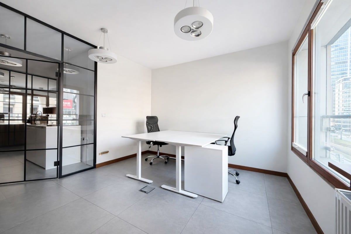 Lokal użytkowy  pokojowe na Sprzedaż