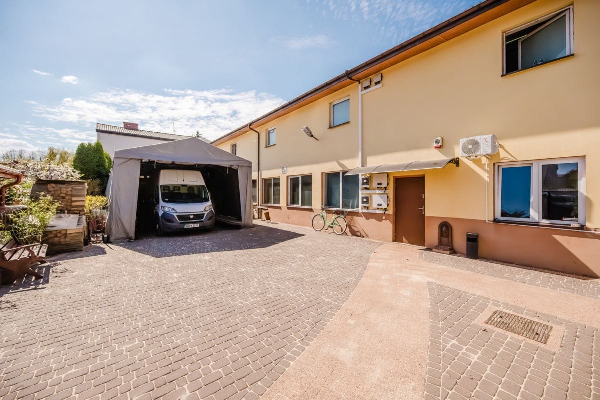 Lokal użytkowy  pokojowe na Sprzedaż