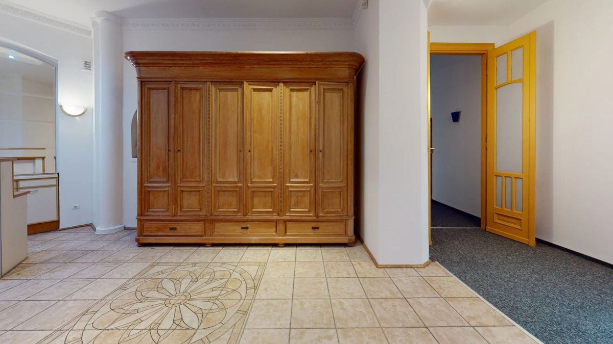 Mieszkanie 5 pokojowe na Sprzedaż