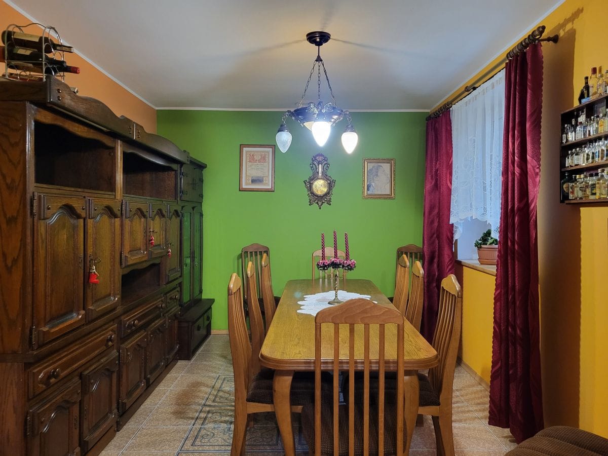 Dom 5 pokojowe na Sprzedaż