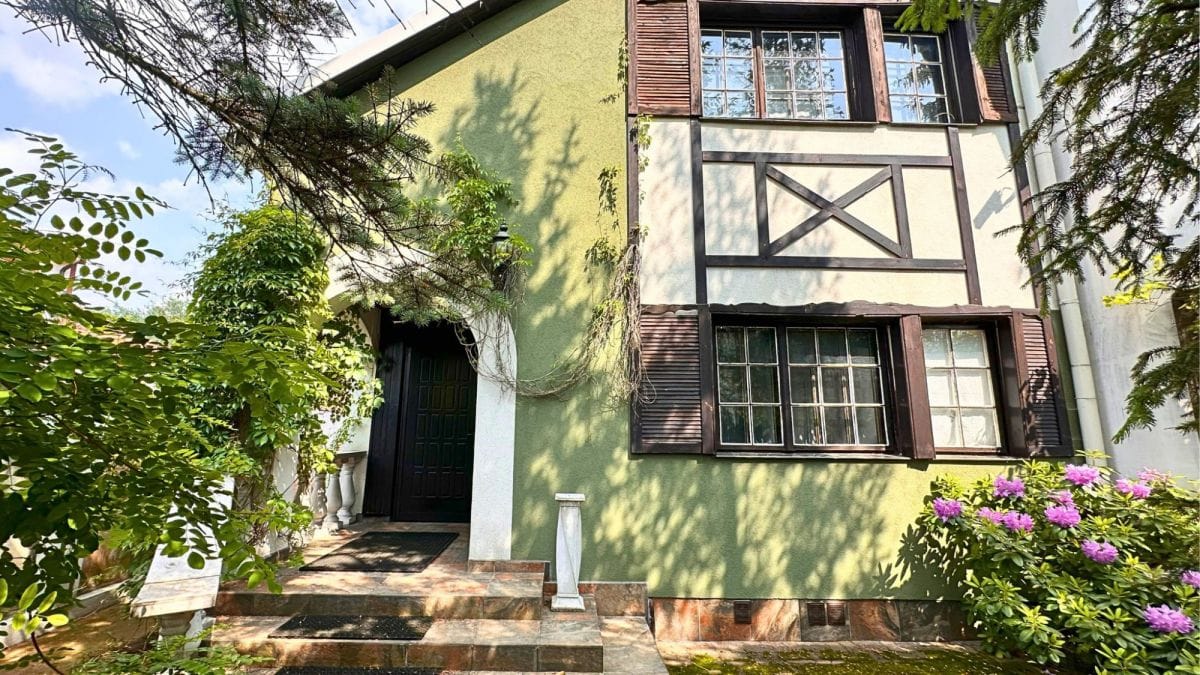 Dom 10 pokojowe na Sprzedaż