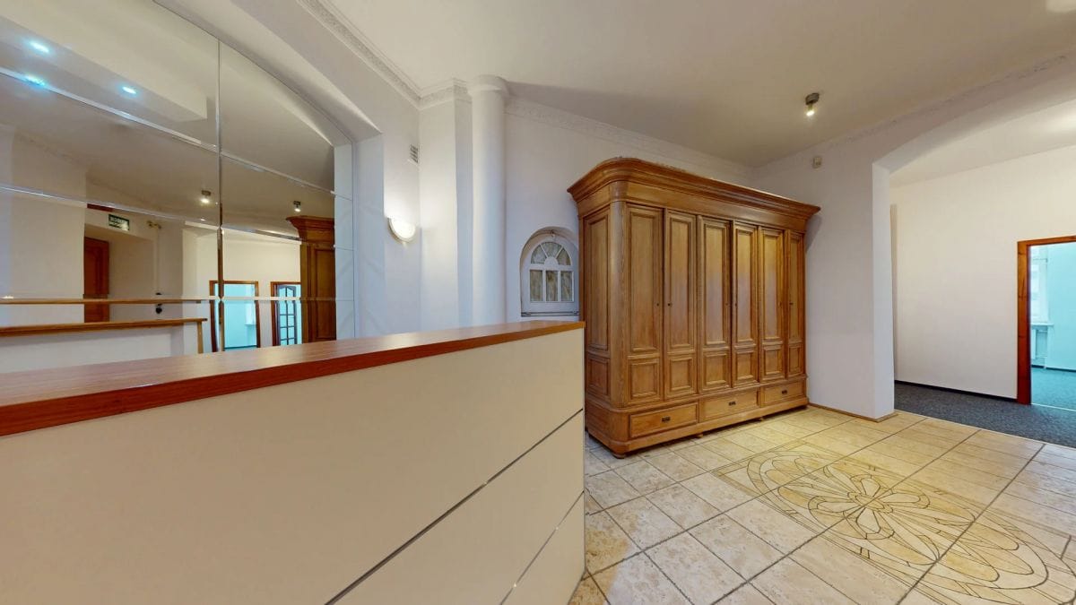 Mieszkanie 5 pokojowe na Sprzedaż