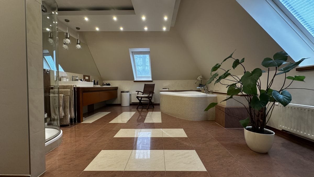 Dom 4 pokojowe na Sprzedaż