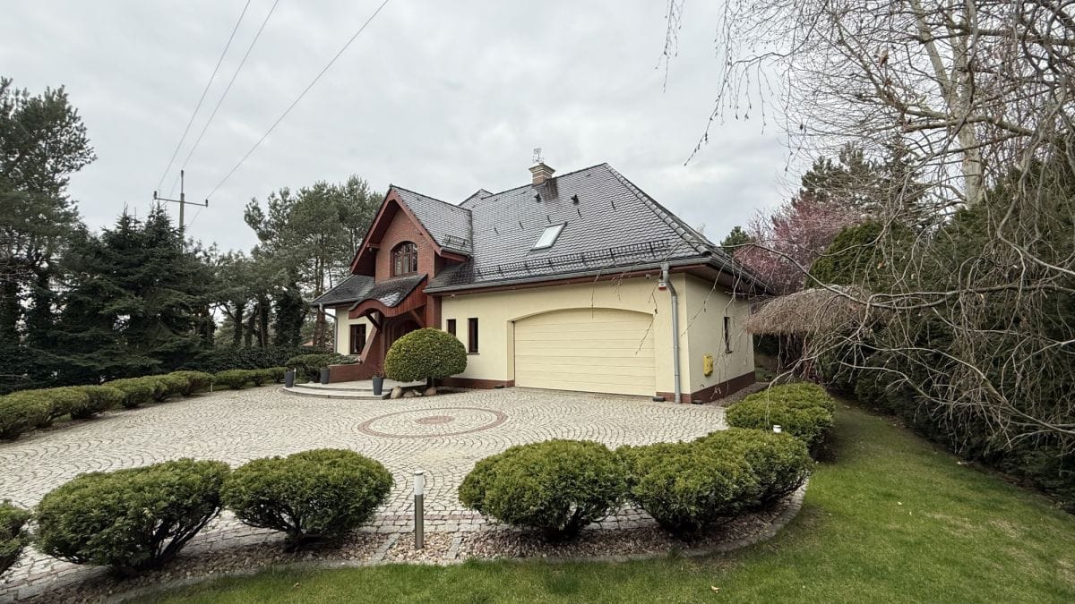 Dom 4 pokojowe na Sprzedaż