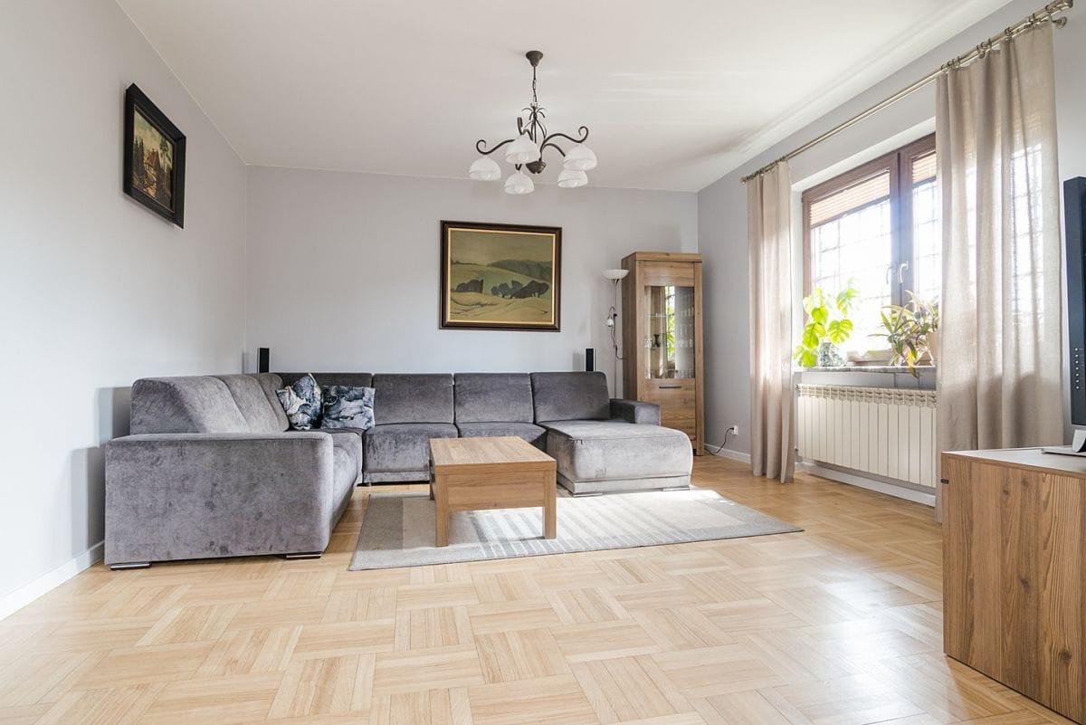 Dom 6 pokojowe na Sprzedaż