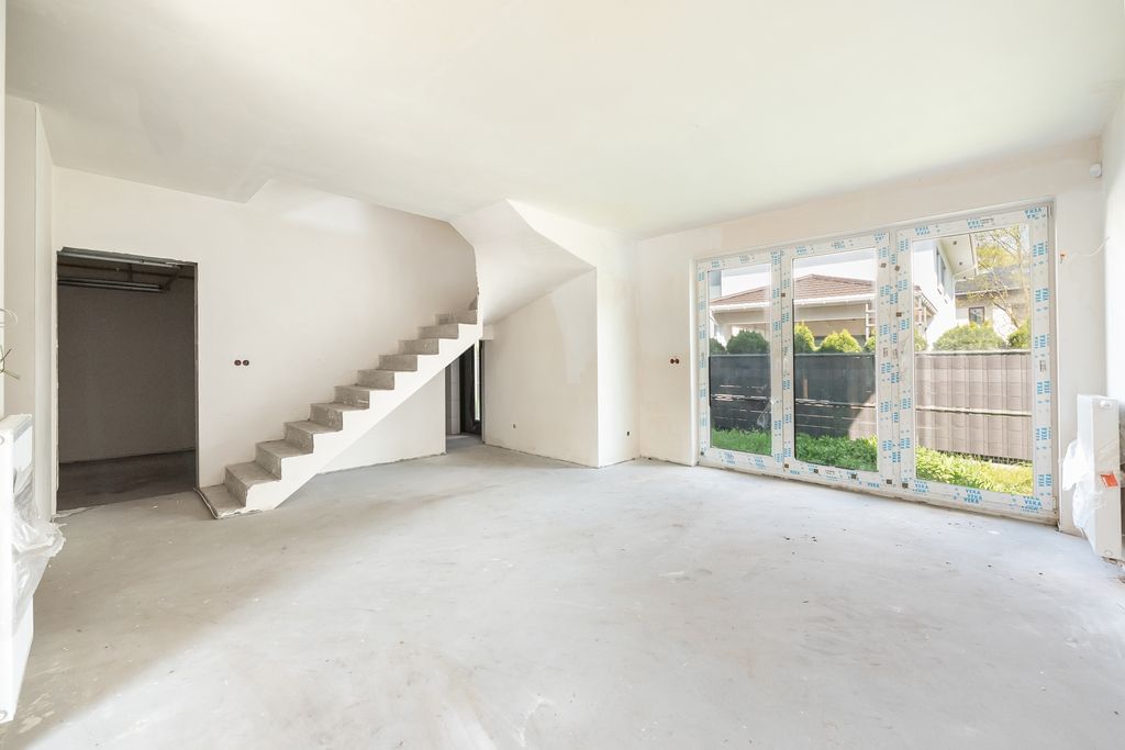 Dom 5 pokojowe na Sprzedaż