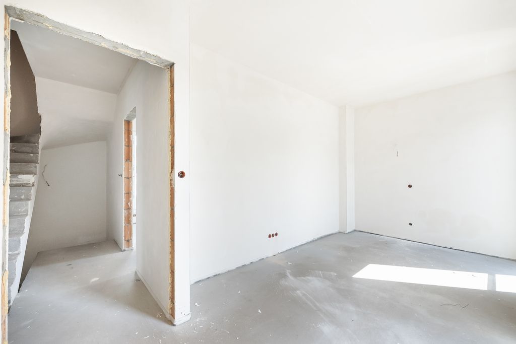 Dom 5 pokojowe na Sprzedaż