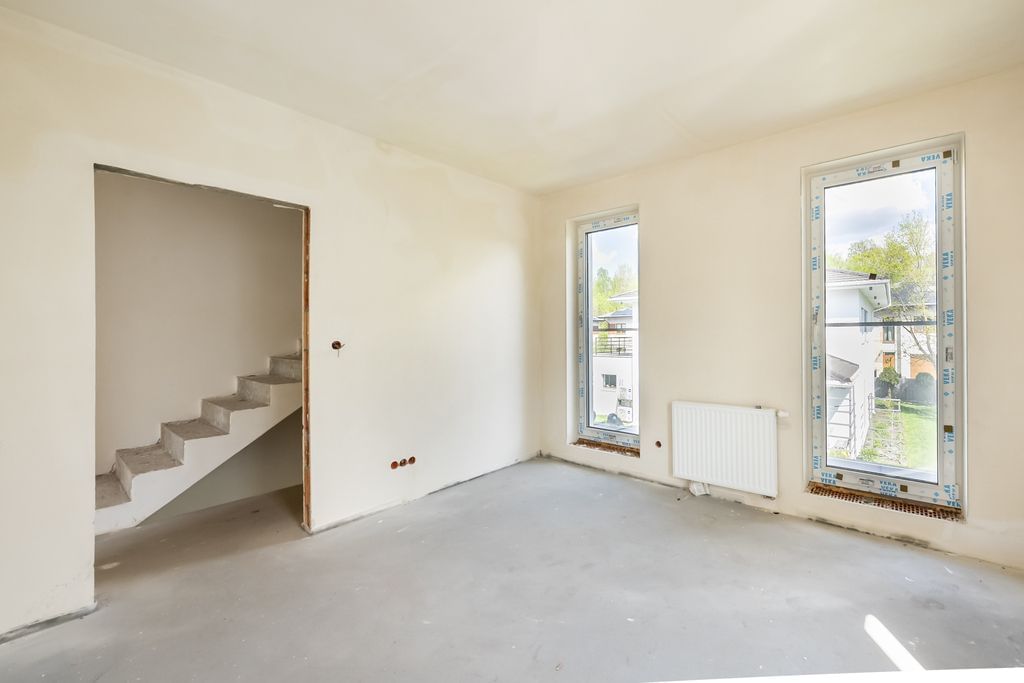 Dom 5 pokojowe na Sprzedaż