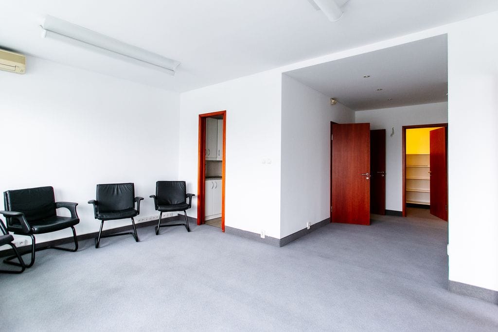 Lokal użytkowy  pokojowe na Wynajem