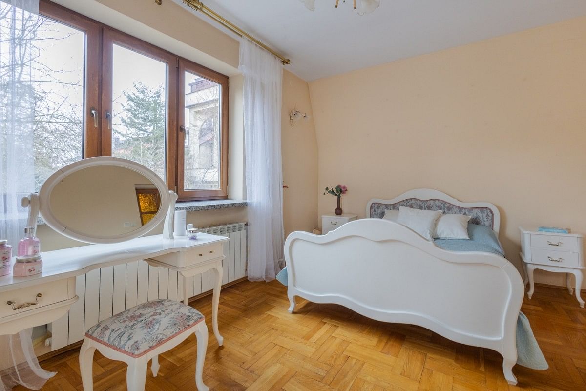 Lokal użytkowy  pokojowe na Sprzedaż