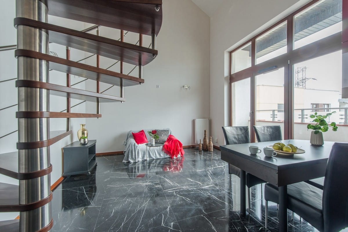 Mieszkanie 6 pokojowe na Sprzedaż