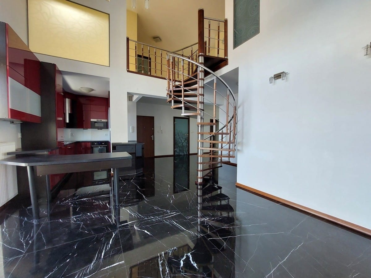 Mieszkanie 6 pokojowe na Sprzedaż