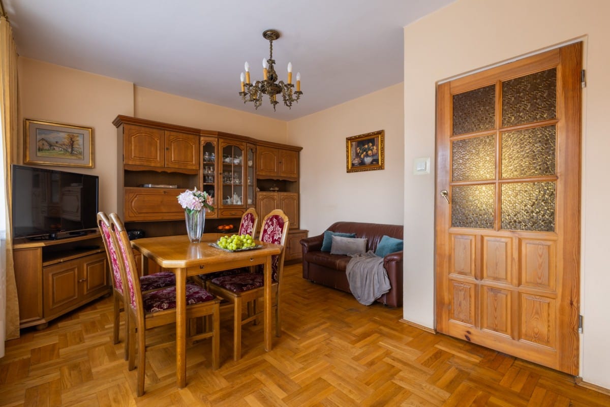 Dom 5 pokojowe na Sprzedaż