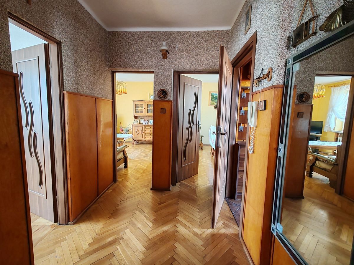 Dom 5 pokojowe na Sprzedaż