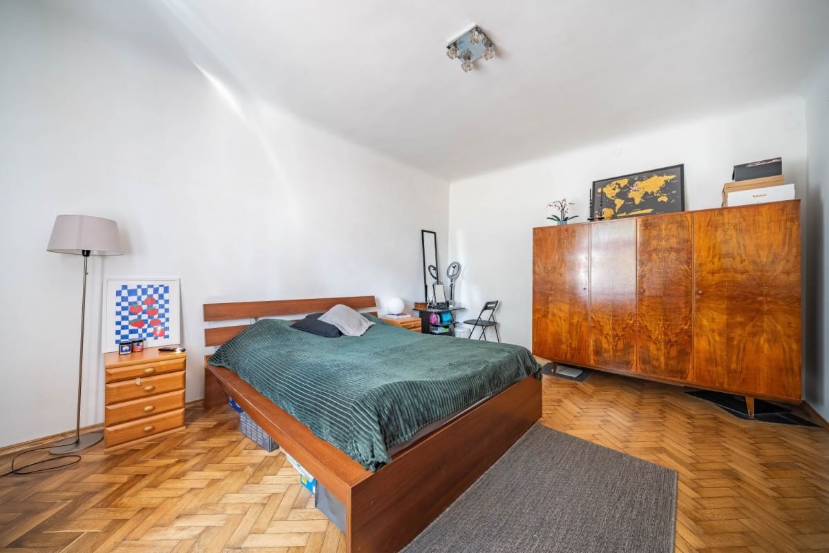 Dom 12 pokojowe na Sprzedaż
