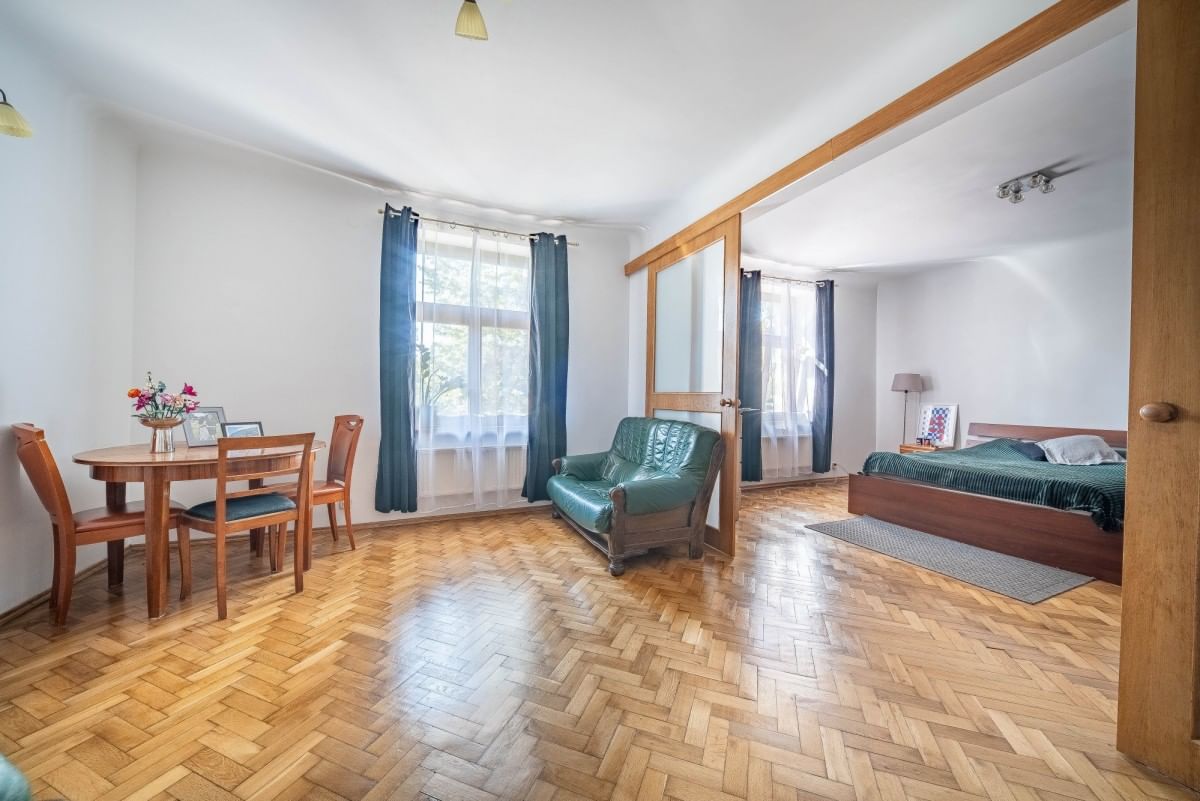 Dom 12 pokojowe na Sprzedaż