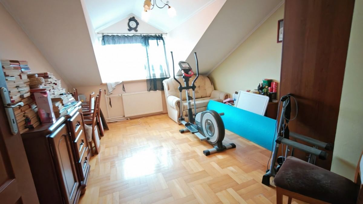 Mieszkanie 5 pokojowe na Sprzedaż