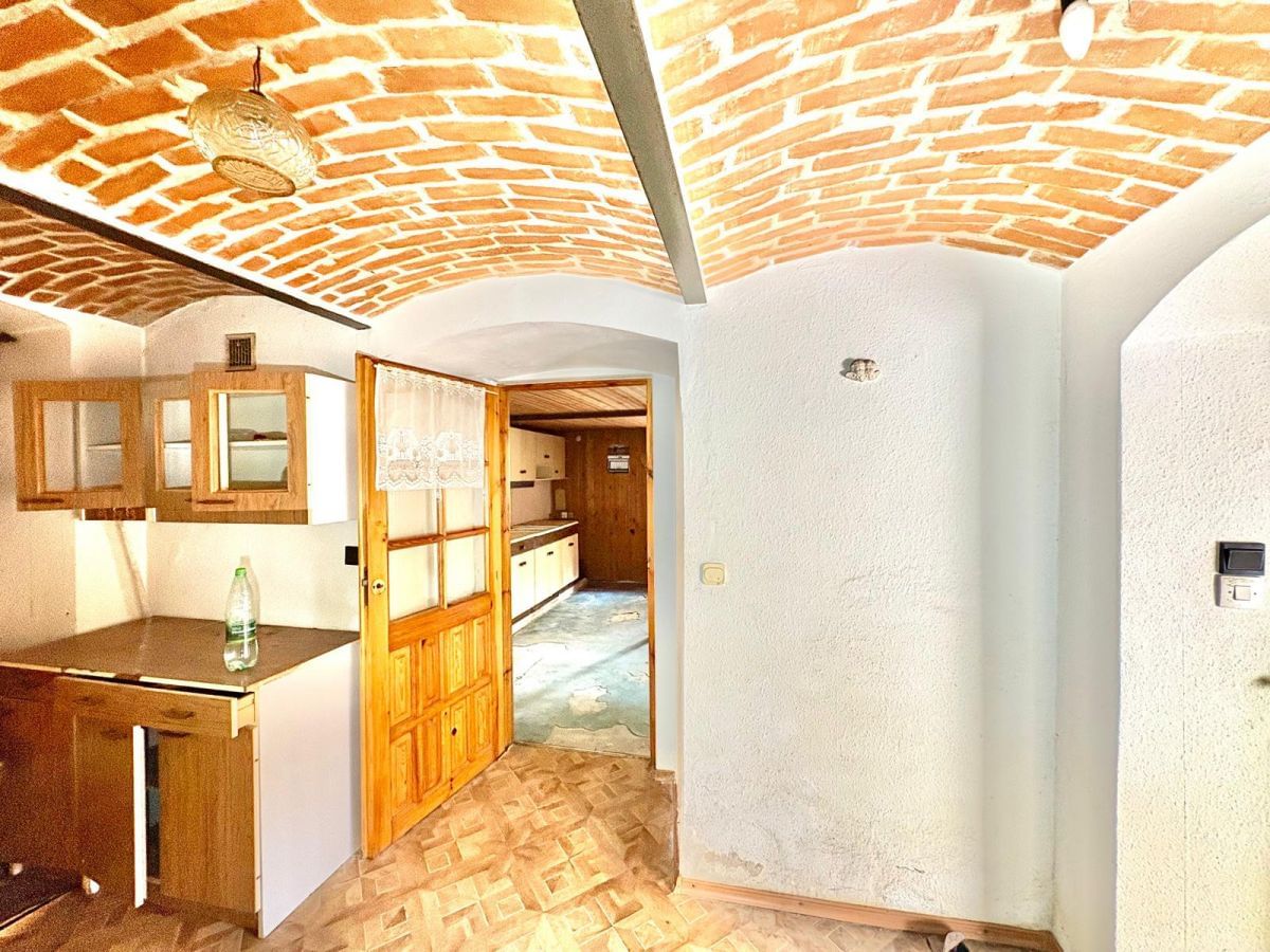 Dom 6 pokojowe na Sprzedaż