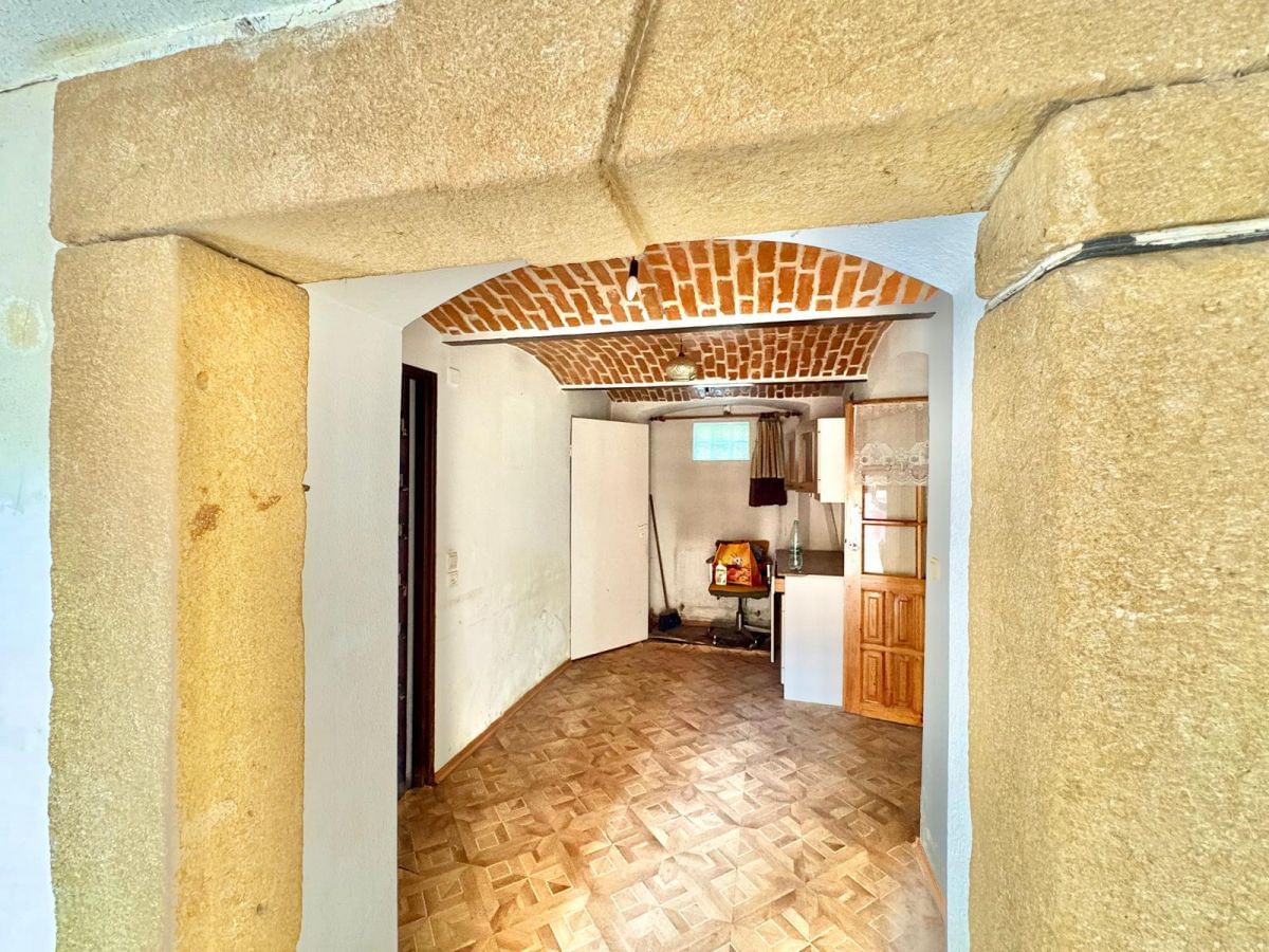 Dom 6 pokojowe na Sprzedaż