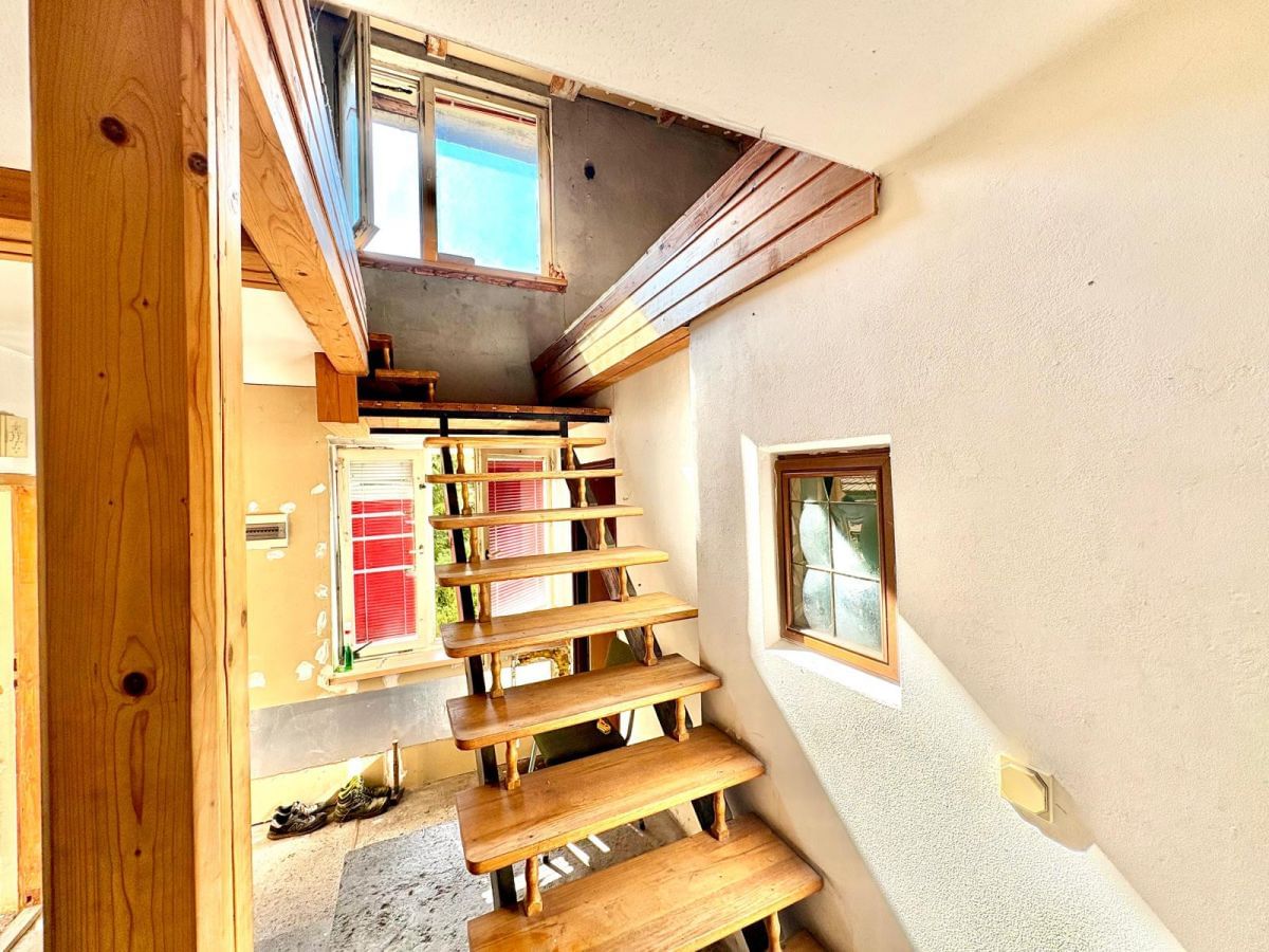 Dom 6 pokojowe na Sprzedaż