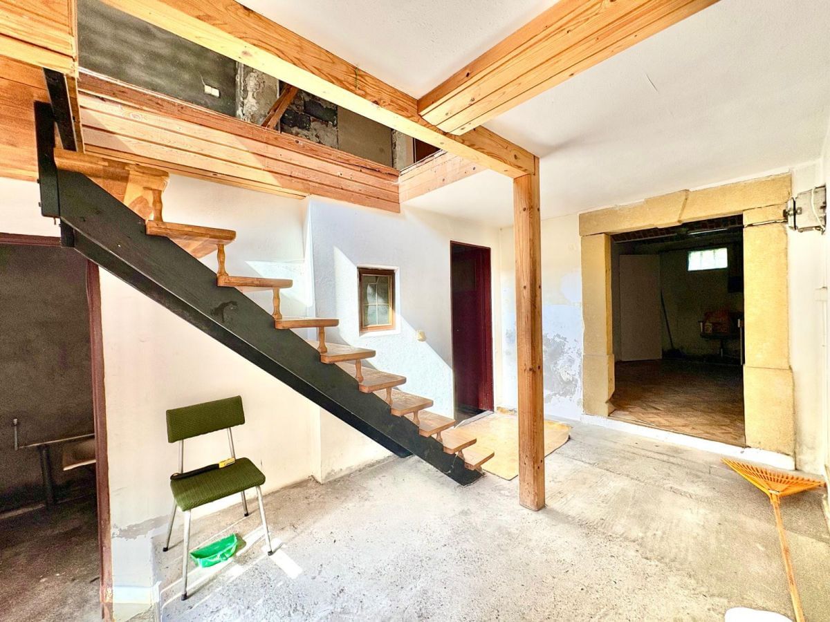 Dom 6 pokojowe na Sprzedaż