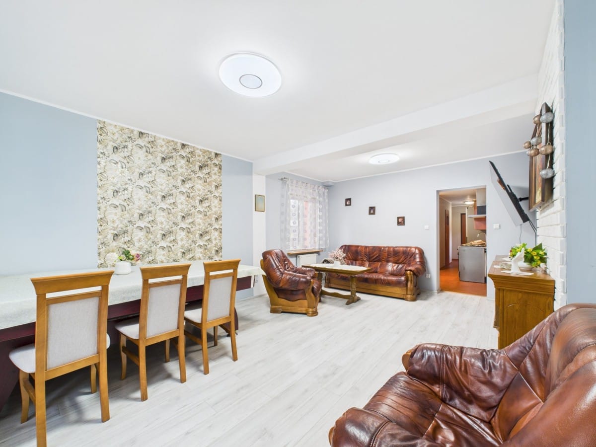 Dom 4 pokojowe na Sprzedaż