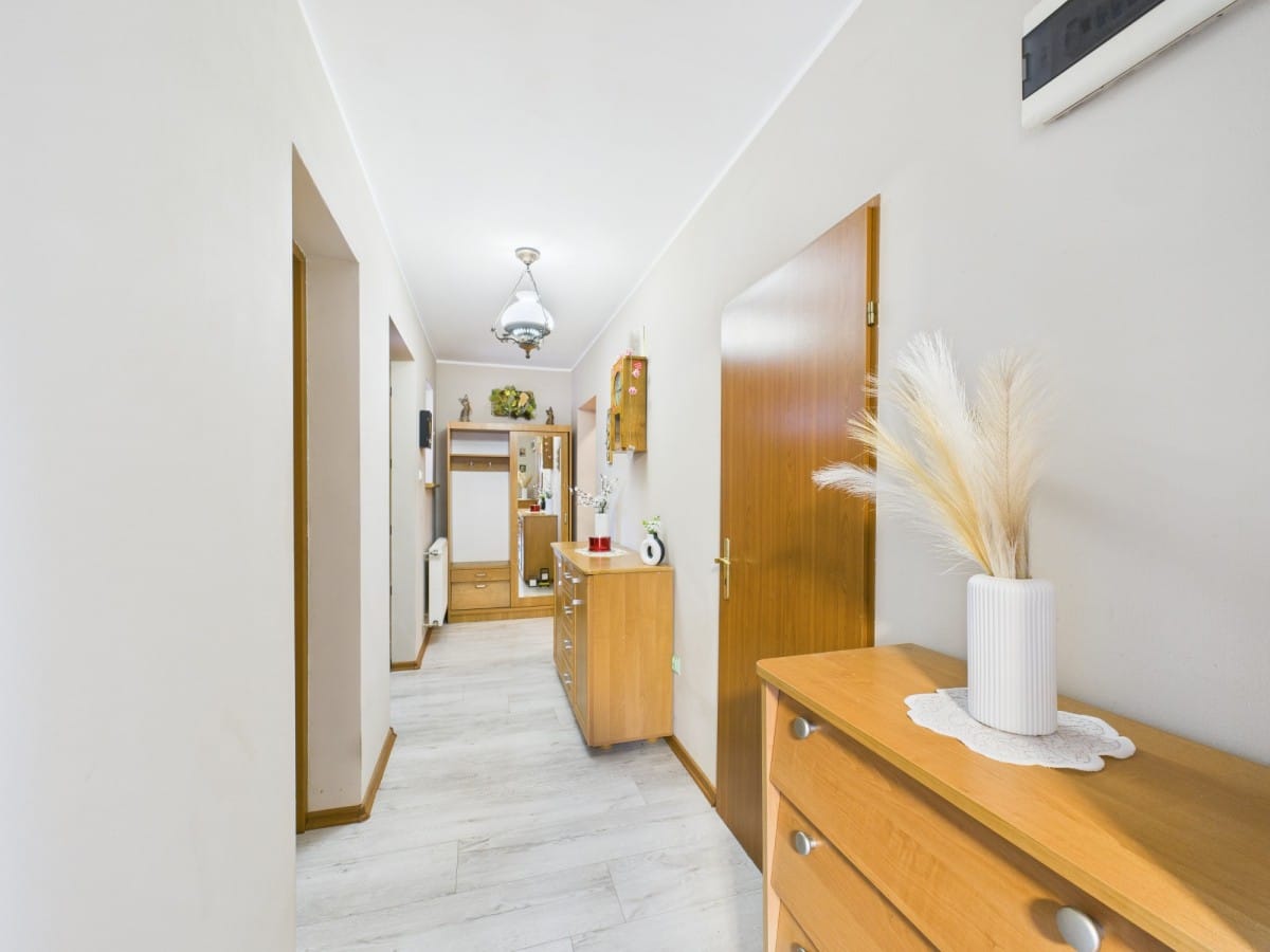 Dom 4 pokojowe na Sprzedaż