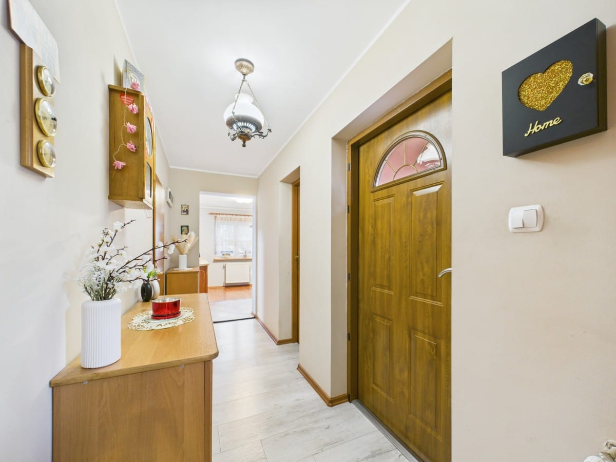 Dom 4 pokojowe na Sprzedaż