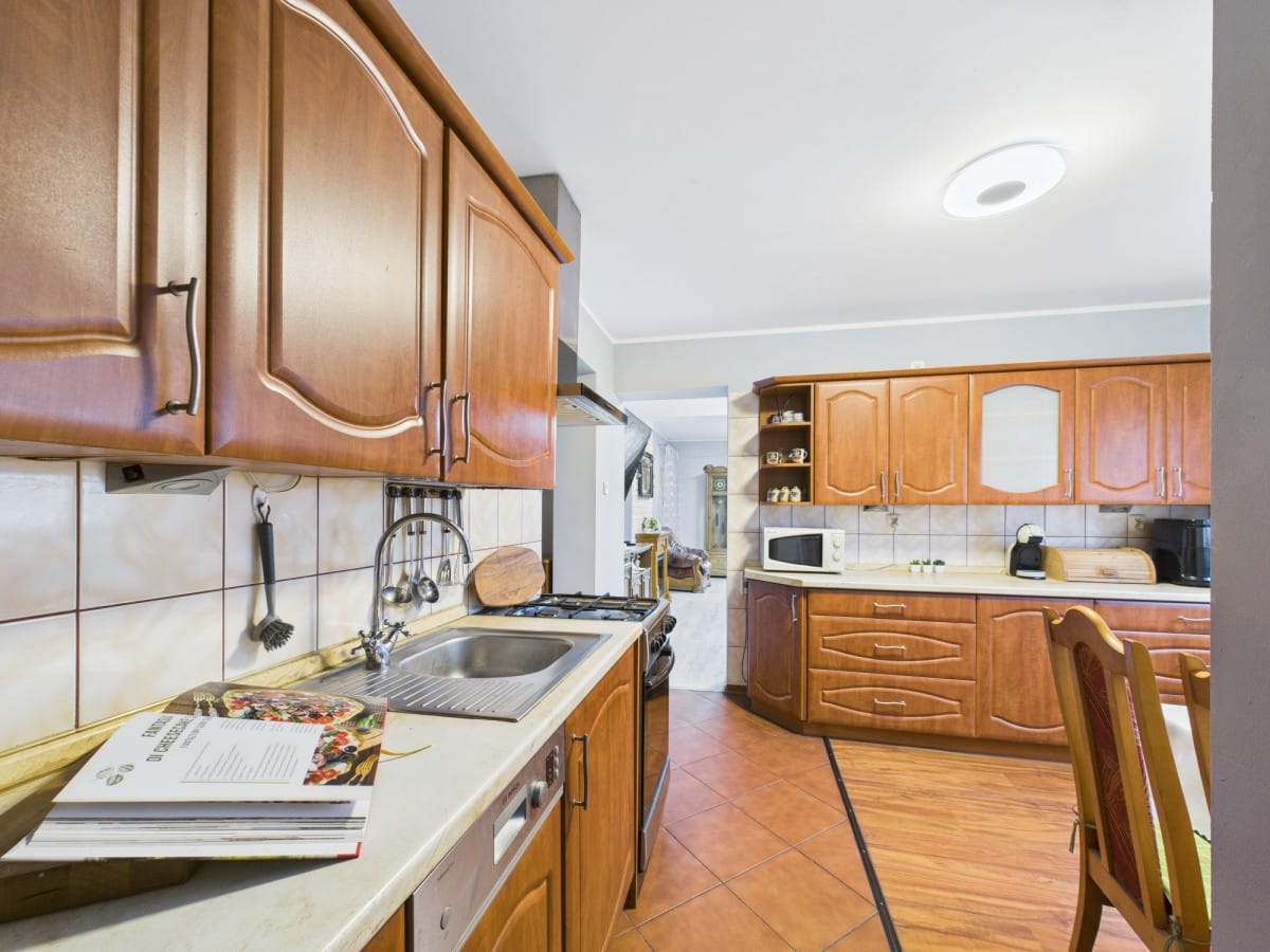 Dom 4 pokojowe na Sprzedaż